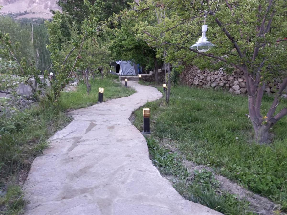 Grapes Garden Resort Hunza Karimabad  Buitenkant foto