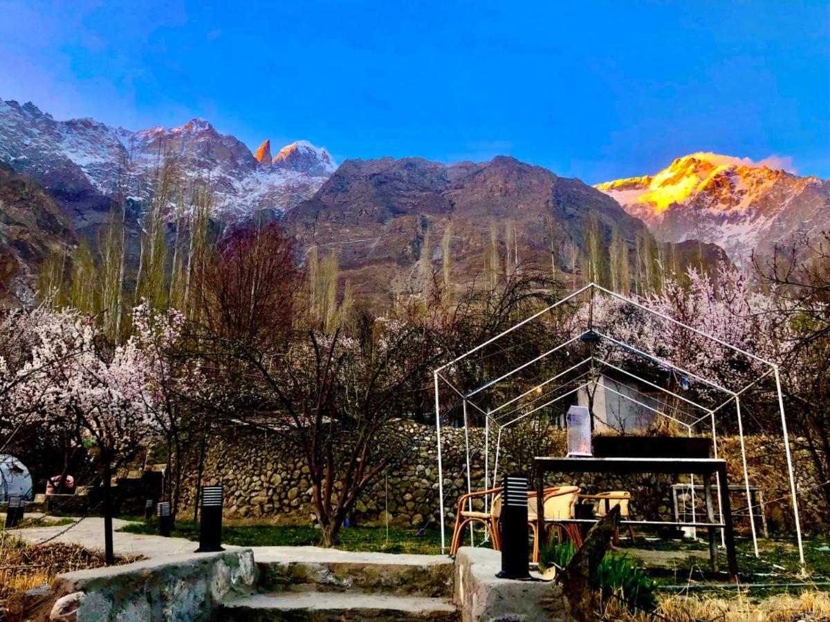 Grapes Garden Resort Hunza Karimabad  Buitenkant foto