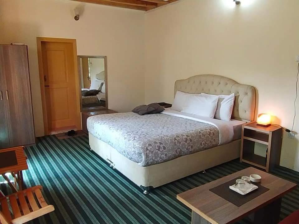 Grapes Garden Resort Hunza Karimabad  Buitenkant foto