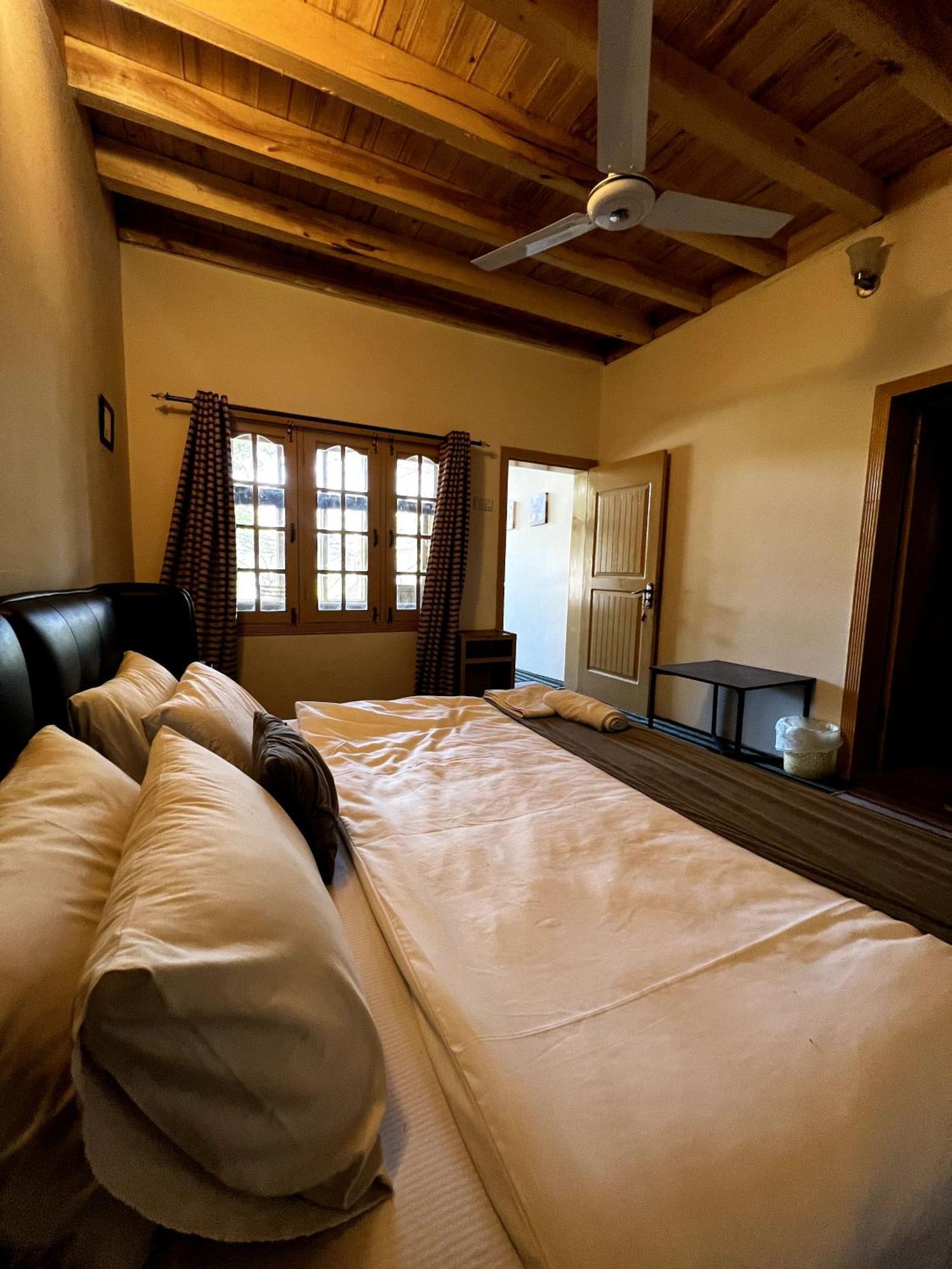 Grapes Garden Resort Hunza Karimabad  Buitenkant foto